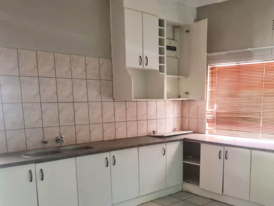 5 Bedroom Property for Sale in Park West Free State